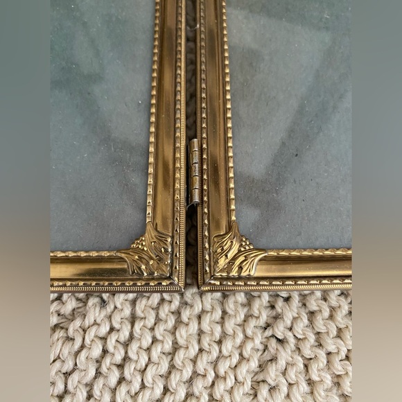 Vintage Midcentury Brass Frame 5x7 Trifold Gold Frame 1970s Frame - Picture 2 of 4